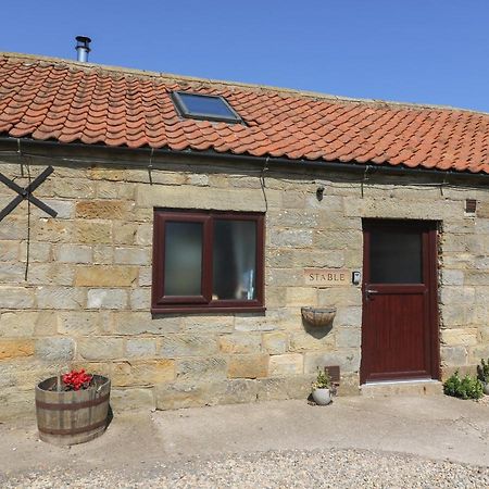Stable Cottage Staintondale Exteriör bild