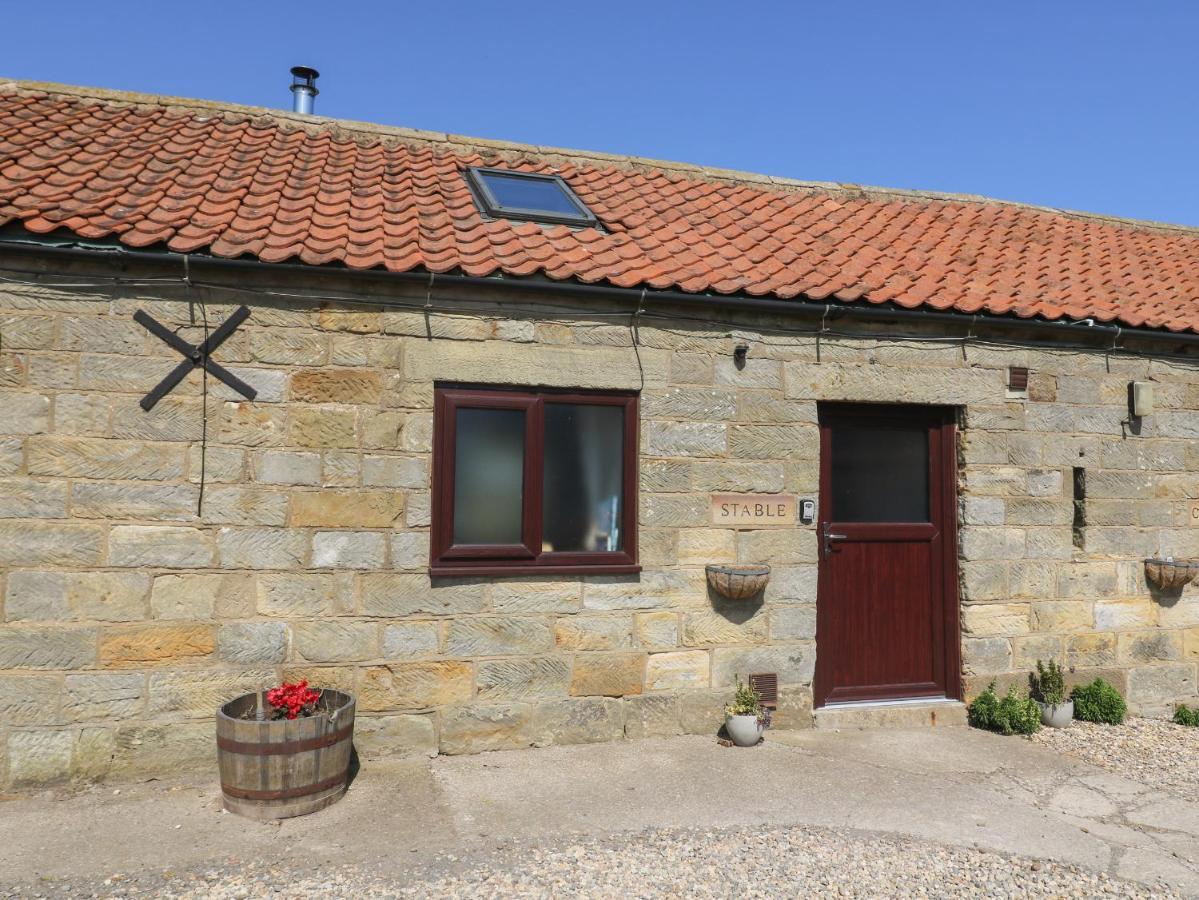 Stable Cottage Staintondale Exteriör bild